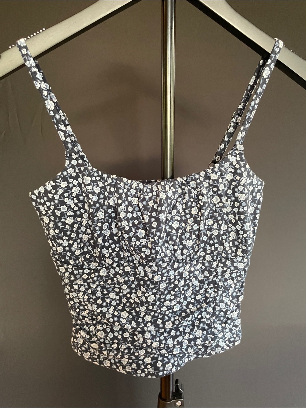 Hollister Ruched Ditsy Floral Crop Tank Top Navy Blue Size S New with tags